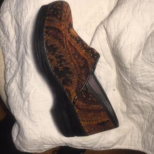 Dansko Vegan Clogs. (multi colored)